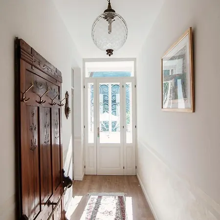 The Lemon Tree House - Center *