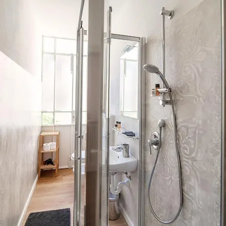 The Lemon Tree House - Center Apartment *