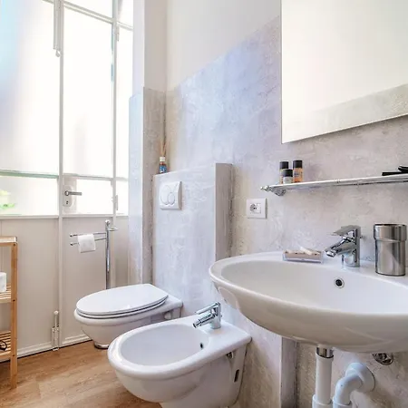 The Lemon Tree House - Center Apartment *