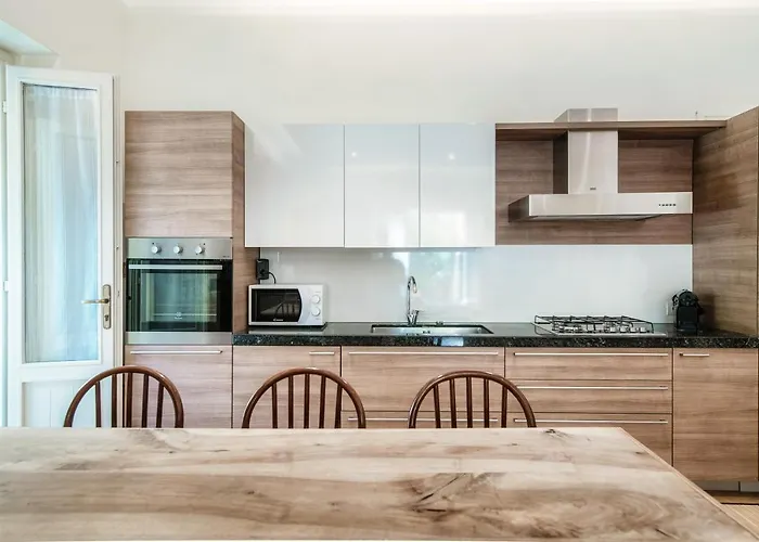 The Lemon Tree House - Center * Bellagio